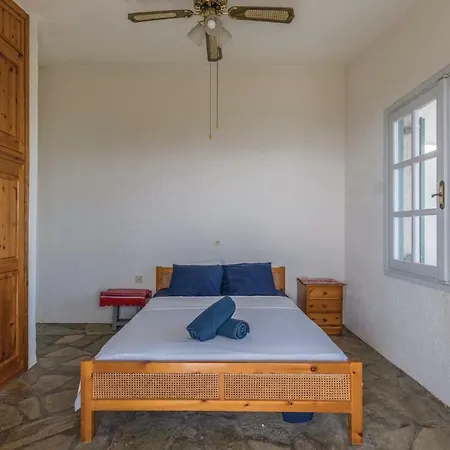 펜션 Three-bedroom Holiday In 에르미오니
