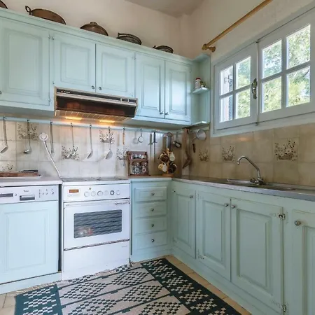 펜션 Three-bedroom Holiday In